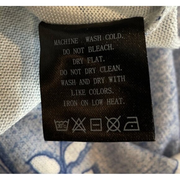 Love U Dear Womens Size Large Blue & White Floral Hoodie - Picture 10 of 10